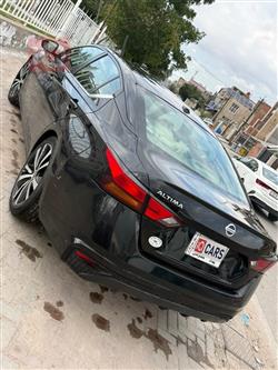 نيسان ألتيما